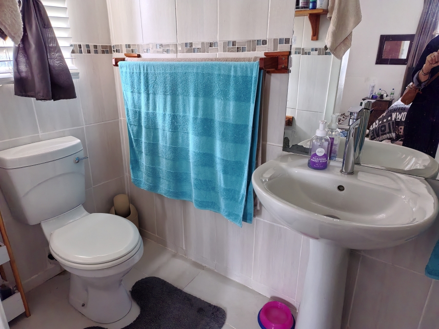 5 Bedroom Property for Sale in Van Riebeeck Hoogte Eastern Cape